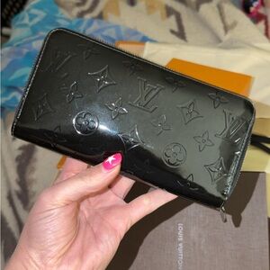 Louis Vuitton Black Textured Zipper Wallet